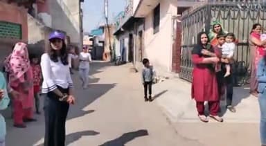 बहादुरगढ़: गांव परनाला में छात्राओं द्वारा नशे से होने वाले दुष्प्रभाव को लेकर निकाली जागरूकता रैली