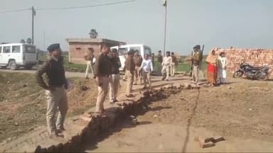 नूरसराय: छतरपुर गांव में हत्या के अभियुक्त के घर नूरसराय थाना पुलिस ने की कुर्की