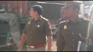 मुरादाबाद: भोजपुर थाना क्षेत्र में सीओ ने शांति व्यवस्था बनाए रखने को लेकर निकाला फ्लैग मार्च