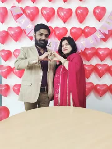 हम आप सभी के प्यार के कायल हैं। हमारी शादी की सालगिरह पर आप सभी साथियों ने जो प्रेम और आशीर्वाद दिया है उसका कर्ज हम समाज और देश के लिए काम करके चुकाएंगे। हमेशा अपना प्रेम, सहयोग और आशीर्वाद बनाए रखिएगा। #BhimSenaChief #NawabSatpalTanwar #B