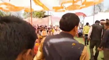 तेंदूखेड़ा: ग्राम बिसनाखेड़ी सहित विभिन्न ग्रामों से निकली विकास यात्रा, विधायक धर्मेंद्र सिंह लोधी ने शासन की योजनाओं की दी जानकारी