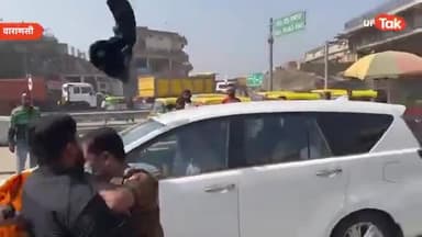 uttarpradesh स्वामी प्रसाद मौर्या को दिखाए काले झंडे फ़ेंकी स्याही
#समाजवादीपार्टी