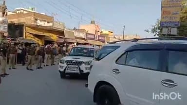 रॉबर्ट्सगंज: महिला थाना रॉबर्ट्सगंज के पास सपा नेता स्वामी प्रसाद मौर्या के काफिले को हिन्दू संगठन के कार्यकर्ताओं ने दिखाए काले झंडे