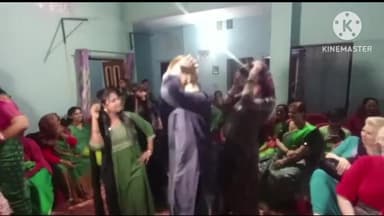 प्रतापगढ़: प्रतापगढ़ के युवक से नगर कोतवाली क्षेत्र एक मैरेज हाल में रूस की वेरोनिका की शादी होगी थोड़ी देर में  विदेशी ने किया डांस