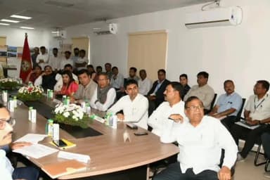 રાજકોટ પૂર્વ: કાલાવડ રોડ નજીક કેન્દ્રીય મંત્રી મનસુખ માંડવિયાની અધ્યક્ષતામાં વિવિધ વેપારી એસોસિએશન સાથે સંવાદ કાર્યક્રમ યોજાયો