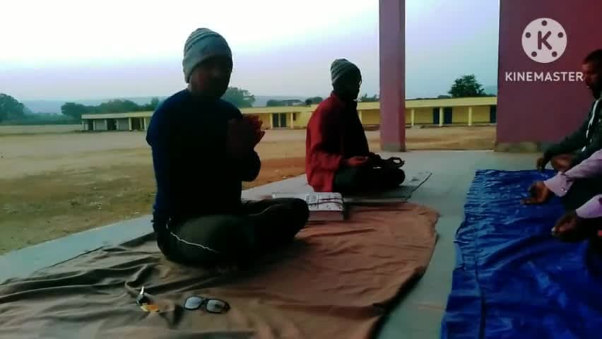 केतार: #hay_school ketar me ho rha hii yoga # jisami yog techer brijanath Arya, rajiv ranjan and any log samil the