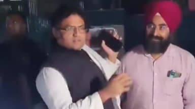 करनाल: शोक संतप्त परिवार को सांत्वना देने सेक्टर-13 में पहुंचे AAP नेता अशोक तंवर