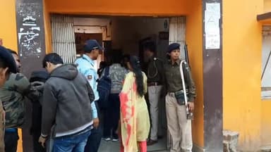 सासाराम: BPSC की परीक्षा सासाराम के सभी परीक्षा केंद्रों पर हुई शुरू, सभी परीक्षा केंद्रों पर पुलिस बल की हुई तैनाती