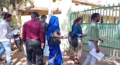 बेमेतरा: बेमेतरा में CGPSC की परीक्षा शुरू,10 केंद्रों में 2 शिप्ट में 3192 परीक्षार्थी देंगे परीक्षा