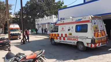 नरसिंहपुर: तिदनी निवासी व्यक्ति को बरमान के पास अज्ञात 4 पहिया वाहन ने मारी टक्कर, घायल व्यक्ति जबलपुर रेफर