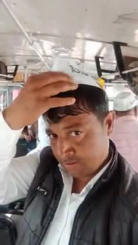 मोदी और अडानी की देश के साथ खुली लूट के खिलाफ़ आज भोपाल में भाजपा के प्रदेश कार्यालय का घेराव किया और प्रदेश अध्यक्ष पंकज सिंह जी के साथ गिरफ्तारी दी
जब जब मोदी डरता है पुलिस को आगे करता है।

मोदी अडानी भाई भाई, देश बेचकर खाई मलाई।