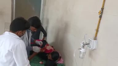 बहराइच: बंजारी मोड़ के पास अनियंत्रित होकर पलटा ई- रिक्शा, हादसे में दो महिलाएं हुईं घायल