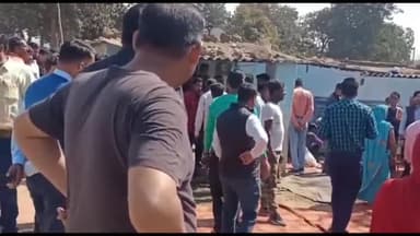 सिंगरौली: वार्ड 31 तिलक वार्ड पहुंची विकास यात्रा, कई योजनाओं का हुआ भूमिपूजन, विधायक के द्वारा सरकार की उपलब्धियां गिनाई गई