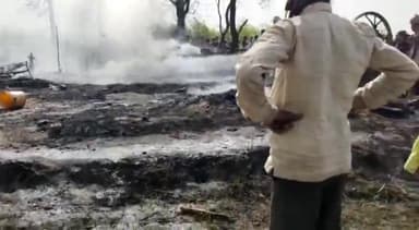 महसी: बंभौरी में अज्ञात कारणों से गन्ने के खेत व फूस की झोपड़ी में लगी आग