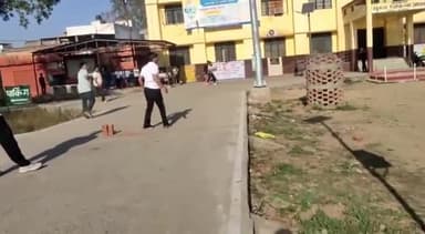 हाथरस: सीएमओ कार्यालय के मैदान पर सीएमओ कार्यालय टीम व जिला अस्पताल टीम के बीच हुआ क्रिकेट मैच, जिला अस्पताल टीम ने मारी बाजी