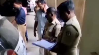 തിരുവനന്തപുരം: പാറ്റൂരില്‍ ഗുണ്ടാ ആക്രമണ കേസില്‍  ഓംപ്രകാശ് അടക്കം നാലുപേര്‍ക്കെതിരെ പൊലീസ് ലുക്കൗട്ട് നോട്ടീസ് പുറപ്പെടുവിച്ചു