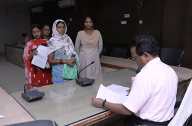 बेमेतरा: कलेक्ट्रेट में आयोजित जन चौपाल में कलेक्टर ने सुनी आम नागरिकों की समस्याएं, प्राप्त हुए 45 आवेदन