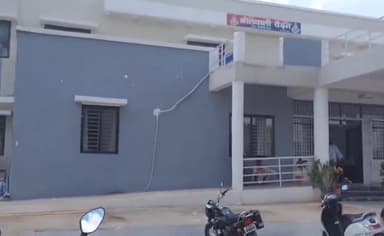 सरई: कोतवाली पुलिस ने नगर निगम प्लाजा में छापेमारी कार्रवाई करते हुए आधा दर्जन लोगों को किया गिरफ्तार