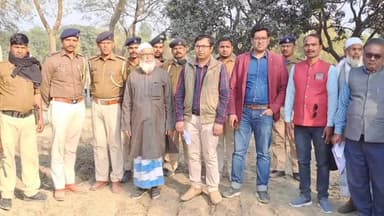 कदवा: कटिहार: चौकी मोहना में भू-सुधार उप समाहर्ता के निर्देश पर जमीन को करवाया गया अतिक्रमण मुक्त