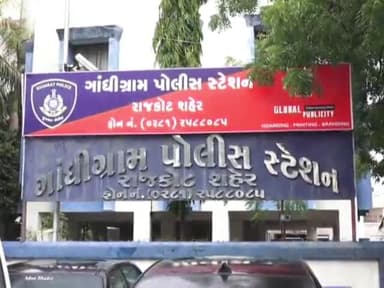 રાજકોટ પૂર્વ: ગાંધીગ્રામ પોલીસે પોકેટકોપ મોબાઈલ એપ્લિકેશનની મદદ વડે શંકાસ્પદ બાઈક સાથે એક ઇસમને ઝડપી પાડ્યો