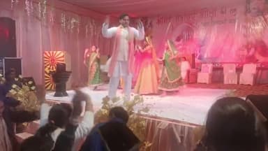 मथुरा: 3 दिवसीय महाशिवरात्रि महोत्सव के दूसरे दिन भजन संध्या का कृष्णा नगर में हुआ आयोजन  36 फीट के ज्योतिर्लिंग आकर्षण का केंद