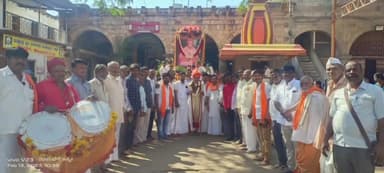 ಗದಗ: ನಗರದ ವೀರೇಶ್ವರ ಪುಣ್ಯಾಶ್ರಮದಲ್ಲಿ ಹಾನಗಲ್ ಕುಮಾರೇಶ್ವರ ಪುಣ್ಯಸ್ಮರಣೆ