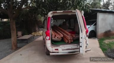 जगदलपुर: लकड़ी तस्करों पर वन विभाग जगदलपुर रेंज की कार्यवाही,बमनारास क्षेत्र से वाहन को किया जप्त