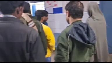 अररिया: एनएच-327E पर बारात से लौट रही कार दुर्घटनाग्रस्त, 2 लोगों की हुई मौत व 4 लोग गंभीर रूप से हुए घायल