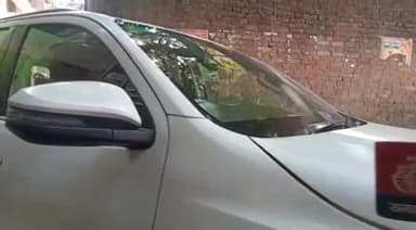 चंदौली: पिपरपतिया गोलीकांड में मृत व्यापारी के परिजनों से मिले सपा के राष्ट्रीय प्रवक्ता मनोज काका, बीजेपी सरकार पर साधा निशाना