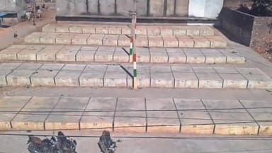 बूंदी: शहर स्थित इंदिरा कॉलोनी में 146 दुकानों की बनाई गई फल सब्जी मंडी, अभी तक विक्रेताओं को नगर परिषद ने नहीं किया शिफ्ट