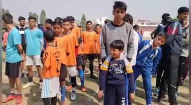 मुरादाबाद: सोनकपुर स्टेडियम में कई संस्थाओं के द्वारा मिलकर शीतकालीन खेल महोत्सव का किया शुभारंभ, स्कूली बच्चों ने लिया भाग