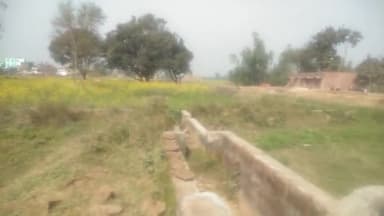 बलरामपुर समाचार किसानों के लिए लाखों रुपए खर्च काम dheleका नहीं मामला ग्राम गोसाईपुर ग्राम पंचायत राघवापुर विकासखंड बलरामपुर का है जहां बीएलजी 56 का हाल यह है कि टूटी हुई नालियां काफी समय से नहीं चला नलकूप कैसे करें किसान सिंचाई कैसे होगी क