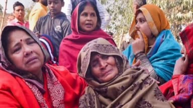 झोपड़ी में आग लगने से मां-बेटी की मौत//सपा कांग्रेस ने बीजेपी को ठहराया जिम्मेदार