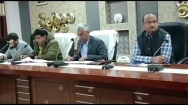 मुरादाबाद: कपूर कंपनी स्थित फुट ओवर ब्रिज के मरम्मत कार्य के लिए ₹14 करोड़ हुए आवंटित, मंडल आयुक्त सभागार में संपन्न हुई बैठक