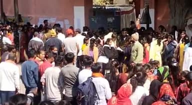 राजगीर: राजगीर में चल रहे 9 परीक्षा केंद्रों पर मैट्रिक की परीक्षा में 169 परीक्षार्थी हुए अनुपस्थित