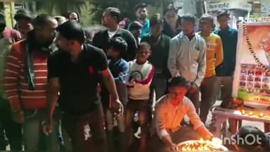 लखीसराय: शहर के पुरानी बाजार प्रभात चौक पर बीजेपी युवा मोर्चा की ओर से एक दीप शहीदों का किया गया आयोजन