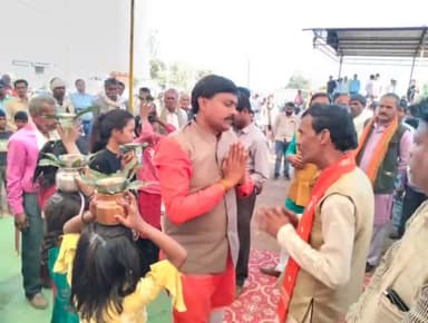 तेंदूखेड़ा: जनता की अदालत की तर्ज पर क्षेत्रीय विधायक धर्मेंद्र सिंह लोधी ने ग्राम देवरी खेड़ा, समदई में विकास यात्रा