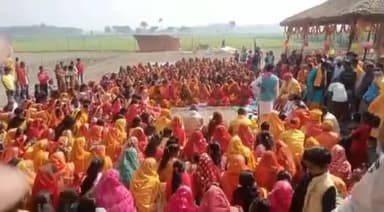 जलालगढ़: हांसी गांव में शिवलिंग स्थापना को लेकर 501 महिलाओं तथा पुरूषों ने निकाली कलश यात्रा