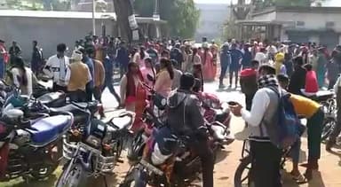 पीरो: पीरों के 4 केंद्रों पर शुरू हुई मैट्रिक की परीक्षा, एसडीओ और एसडीपीओ ने केंद्रों का किया निरीक्षण