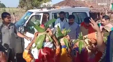 इछावर: चैनपुरा ग्राम पहुंची विकास यात्रा, विधायक करण सिंह वर्मा ने ग्रामीणों को किया संबोधित