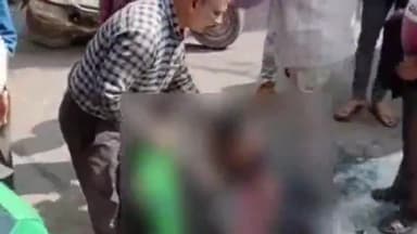 मुरादाबाद: राशिद बिरयानी के पास नगर निगम की कूड़ा गाड़ी ने साइकिल सवार दूधिया को मारी टक्कर, दूधिया गंभीर रूप से हुआ घायल