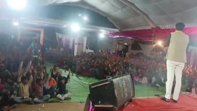 जिला पंचायत क्षेत्र के ग्राम सुरहोली में आयोजित जस झांकी प्रतियोगिता का समापन समारोह।