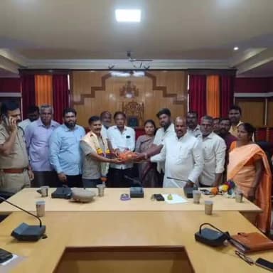 ಗದಗ: ಲಕ್ಕುಂಡಿ ಉತ್ಸವದ ಯಶಸ್ಸಿಗೆ ಶ್ರಮಿಸಿದ ಅಧಿಕಾರಿಗಳಿಗೆ ನಗರದಲ್ಲಿ ಸನ್ಮಾನ