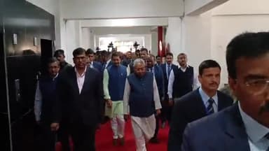 गोपालगंज: सिपाया पॉलिटेक्निक कॉलेज के छात्र-छात्राओं ने सीएम नीतीश कुमार का किया स्वागत