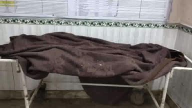 गोपालगंज: बरहिमा मोड़ पर दो ट्रक के बीच हुई टक्कर में एक ट्रक पर सवार एक युवक की हुई मौत, शव पोस्टमार्टम हेतु पहुंचा सदर अस्पताल