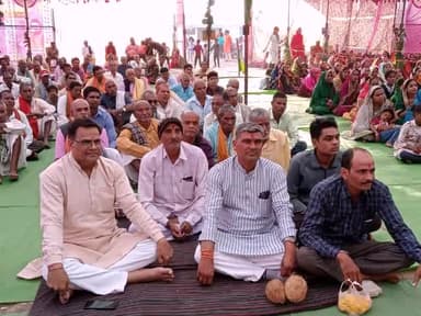 बेमेतरा: मुरता में आयोजित शिव पुराण कथा में शामिल हुए छत्तीसगढ़ अंत्यावसायी वित्त विकास निगम के डायरेक्टर विजय बघेल