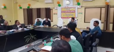 चंदौली: स्वच्छ भारत मिशन योजना के अंतर्गत जिला स्वच्छ भारत मिशन मैनेजमेंट कमेटी की बैठक कलेक्ट्रेट में हुई संपन्न