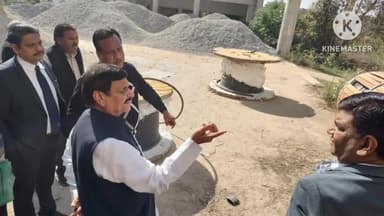 सैफई: सपा के राष्ट्रीय महासचिव एवं विधायक शिवपाल यादव ने सैफई मेडिकल यूनिवर्सिटी का किया निरीक्षण।