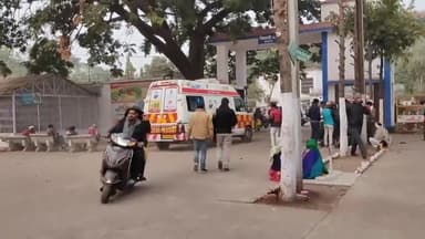 साईं खेड़ा: बितली मार्ग पर अज्ञात वाहन ने युवक को मारी टक्कर, जिला अस्पताल में भर्ती