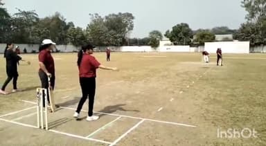 कटिहार: कटिहार के रेलवे मैदान में फ्रेंडशिप क्रिकेट टूर्नामेंट का किया गया आयोजन।